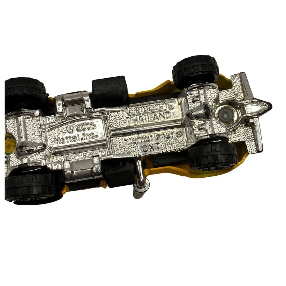 Matchbox 2005 International CXT Pickup Truck Yellow Diecast Toy Car Mattel‎
